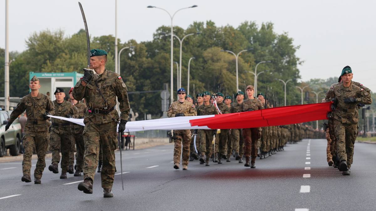 "Największa w historii". Wojsko ćwiczy przed defiladą, na ulicach ciężki sprzęt