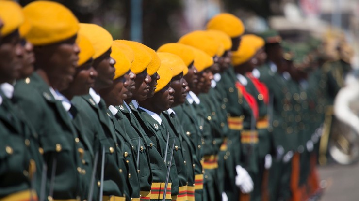Wojsko w Zimbabwe opanowało gmach radia i telewizji. Armia dementuje pogłoski o zamachu stanu