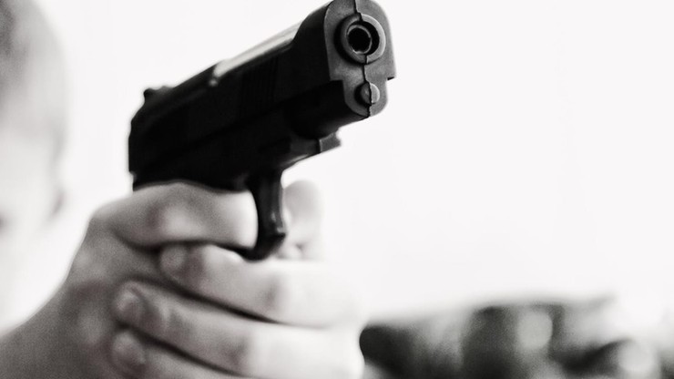 USA: policjant zastrzelił nastolatka, który mierzył do niego z repliki broni