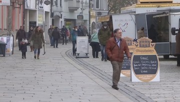 Niemcy: "opaski na rękę" dla klientów sklepów. "To ulga dla handlu" 