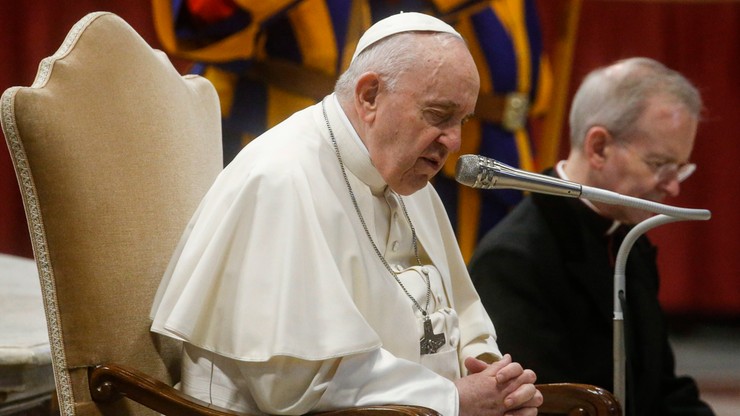 Minuta ciszy w Watykanie. Papież Franciszek: powstrzymajcie odrażającą wojnę w Ukrainie