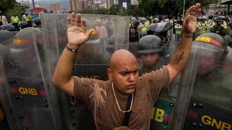 Wenezuela: opozycja domaga się referendum w sprawie odwołania prezydenta