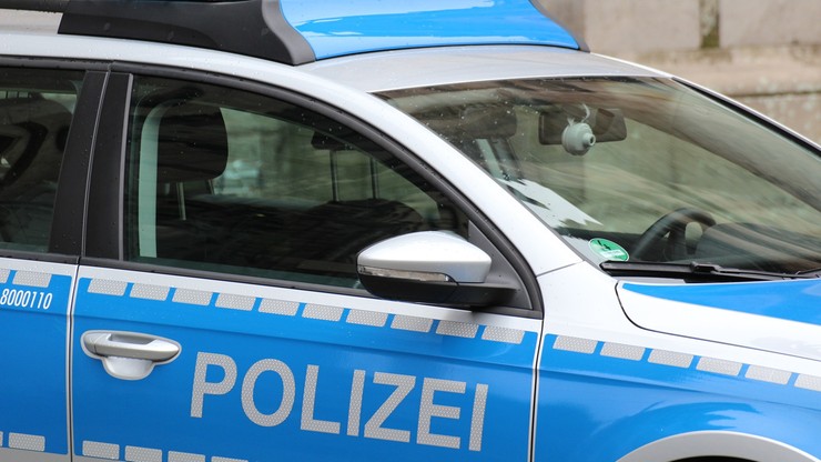 Niemcy. Policjant używał fałszywego potwierdzenia szczepień przeciwko COVID-19