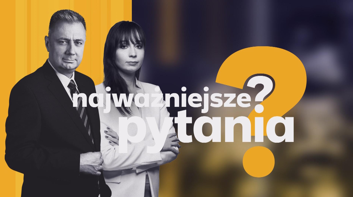 Dw&oacute;ch prezenter&oacute;w programu "Najważniejsze Pytania" stoi obok siebie, z charakterystycznym logo programu.