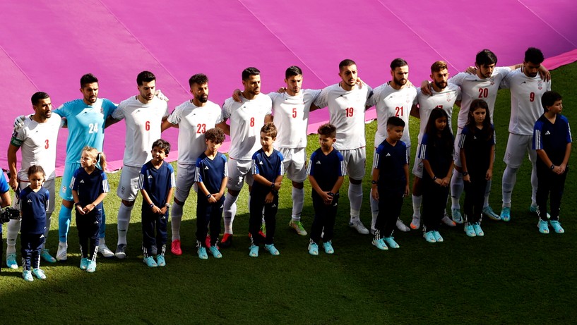MŚ 2022: Irańscy piłkarze odśpiewali hymn przed meczem z Walią