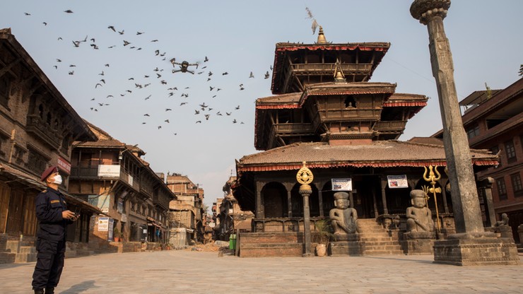 W Nepalu Wielkanoc bez turystów. "Niewidzialne trzęsienie ziemi"