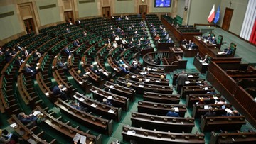 Sejm uchwalił nowelę ustawy covidowej ws. dodatków dla służby zdrowia