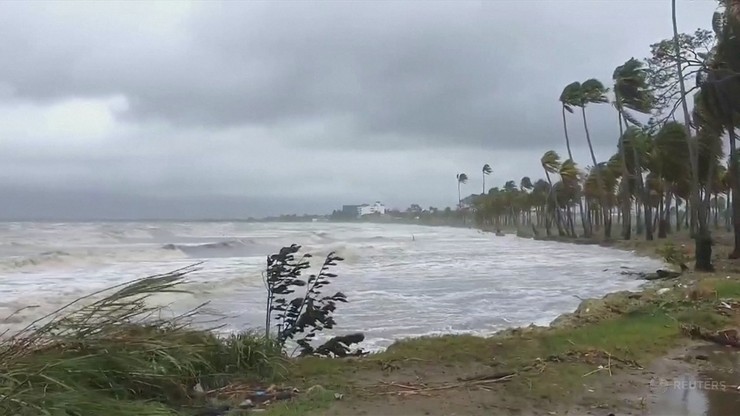 Tropikalny cyklon Sarai atakuje Fidżi. Tysiące ewakuowanych