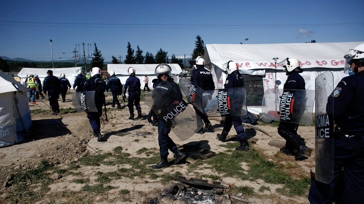 MSWiA: 120 polskich funkcjonariuszy i ekspertów wesprze Grecję w ochronie granicy UE