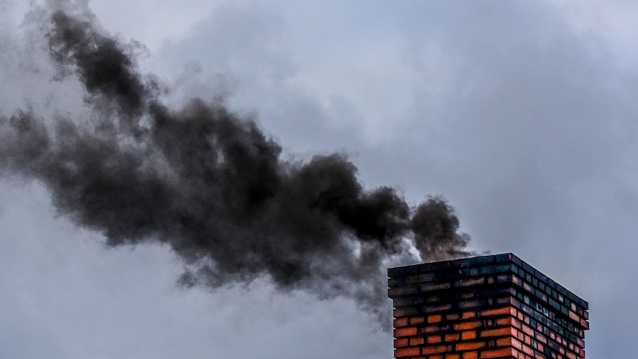 29.03.2019 07:00 Powietrze coraz czystsze! Dziesiątki tysięcy Polaków chce wyrzucić kopciuchy i docieplić domy