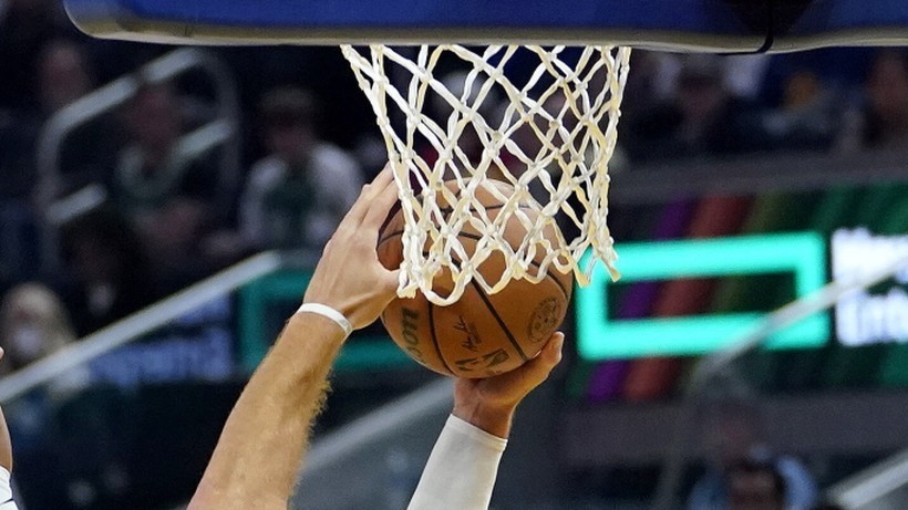 NBA: Celtics przerwali serię zwycięstw Mavericks. 49 punktów Markkanena