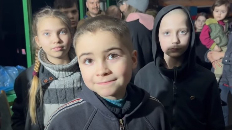 Ewakuowany z Azowstalu: dzieci przez dwa miesiące nie widziały słońca