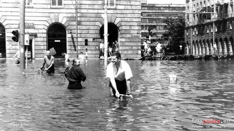Powódź we Wrocławiu w 1997 roku. Fot. Breslau / Facebook / fotopolska.eu