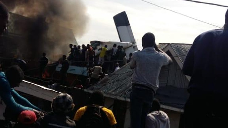 Samolot spadł na domy mieszkalne. 24 osoby nie żyją