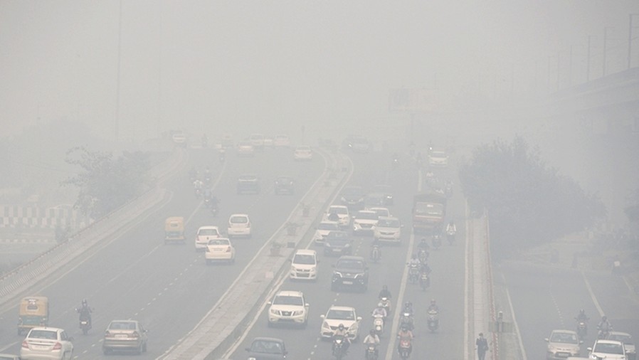 Smog spowija New Delhi, stolicę Indii. Fot. Pixabay.