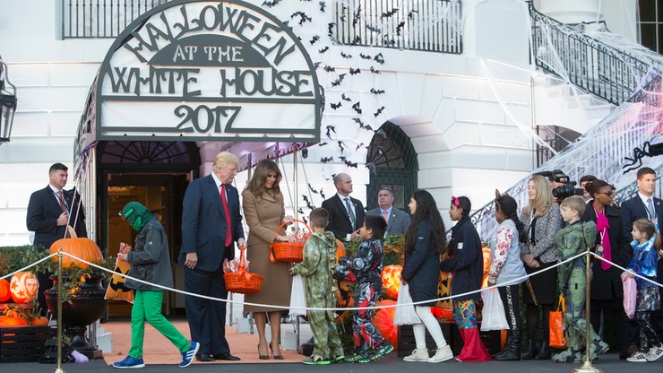 Para prezydencka zaprosiła dzieci na Halloween do Białego Domu