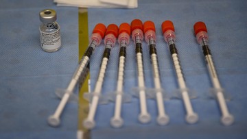Brytyjski rząd: jedna dawka szczepionki zmniejsza ryzyko hospitalizacji o ponad 80 proc.