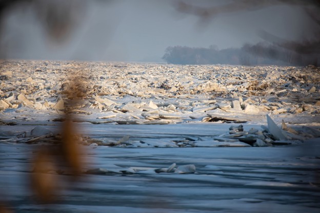 Zator lodowy w pobliżu Płocka został rozbity