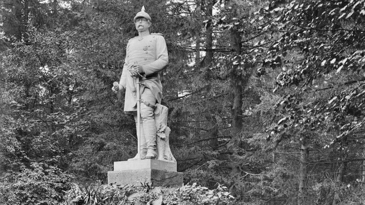 Niemcy. Chcą odbudować pomnik Bismarcka na Łużycach. "Żelazny kanclerz" chciał "wytępić" Polaków