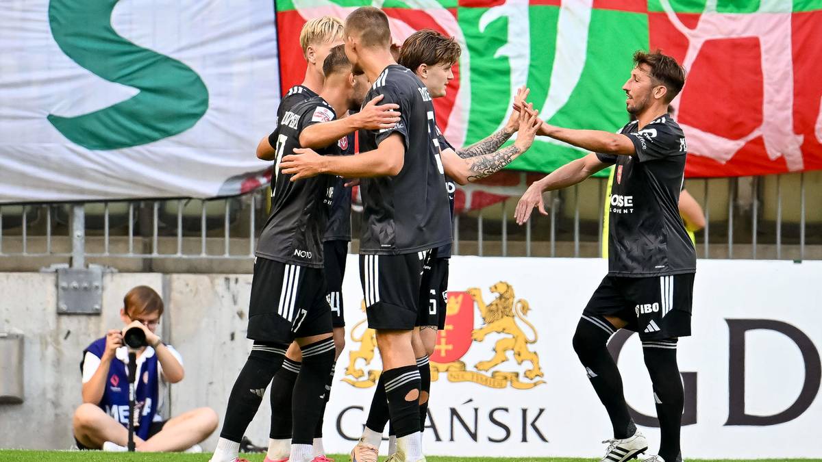 Betclic 1. Liga: Pogoń Grodzisk Mazowiecki - Stal Rzesz&oacute;w. Relacja live i wynik na żywo