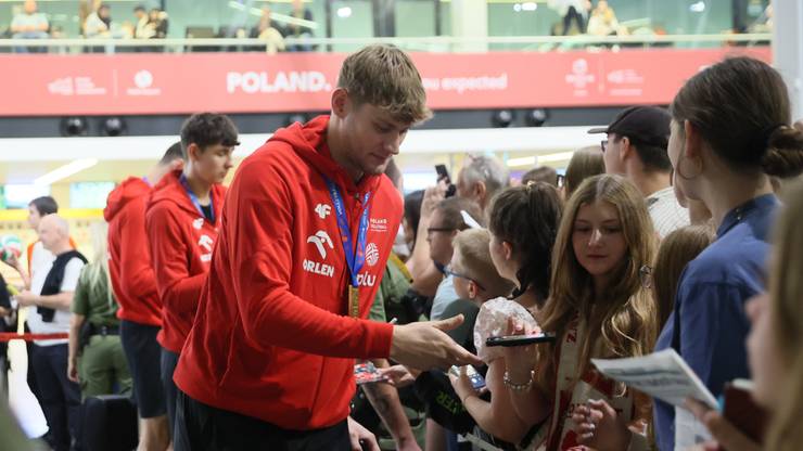 Polscy siatkarze wrócili do kraju! Wyjątkowe powitanie triumfatorów Ligi Narodów