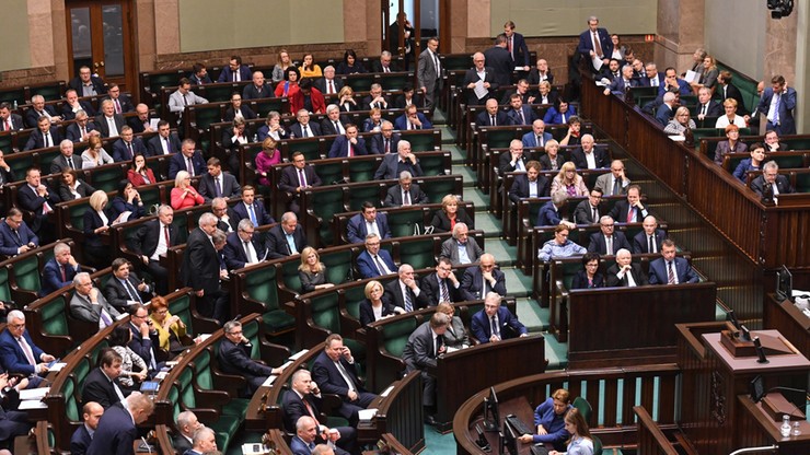 Siedmiu nowych posłów w Sejmie. Zmiany po wyborach samorządowych