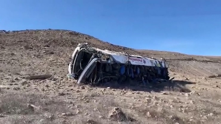 Peru: autobus stoczył się w przepaść. Co najmniej 27 pasażerów zginęło