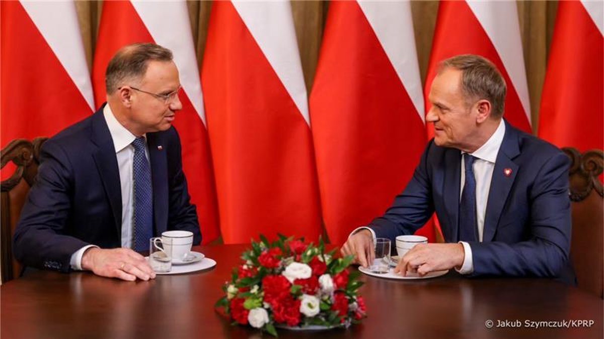 Kłótnia o nieobecność prezydenta. "Strzelił focha i pojechał na narty"