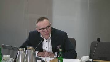 Artur Soboń przed komisją śledczą. Konfrontacja z Grzegorzem Kurdzielem