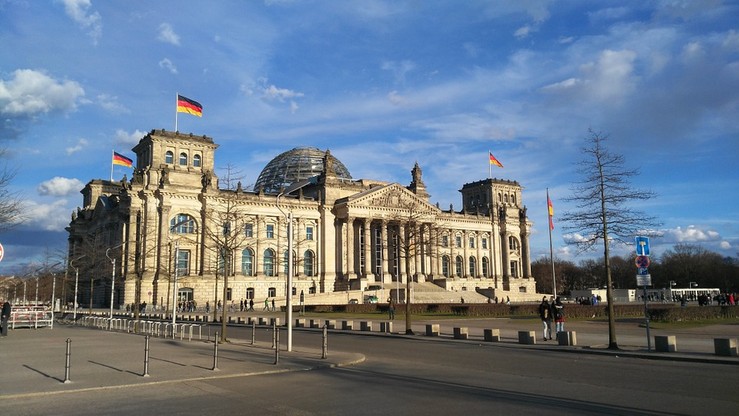 Możliwe zakłócenia wyborów do Bundestagu. Władze przygotowują się do cyberataków