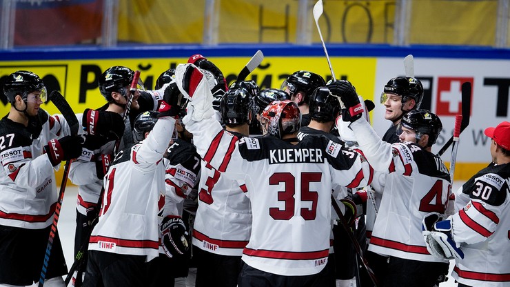 MŚ w hokeju: Kanada pokonała Rosję i awansowała do półfinału