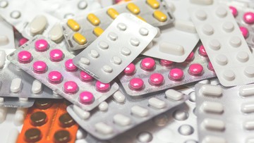 "Brak leków to poważny problem, który wpływa na całą Unię". Rzecznik KE ds. zdrowia dla Polsat News