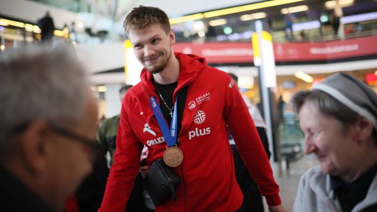 Polscy siatkarze wrócili z Filipin. Zostali przywitani na lotnisku