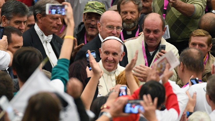 Papież odwiedził ubogich i bezdomnych. Mówił o solidarności