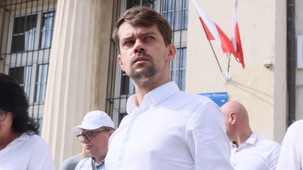 Michał Kołodziejczak oskarża policję o śledzenie. Formacja odpowiada