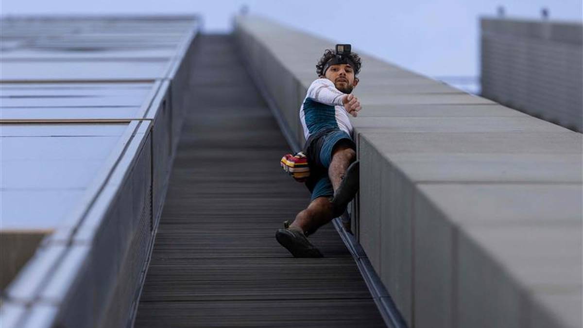Samotnie, bez zabezpieczeń. 24-letni Francuz wspiął się na Varso Tower