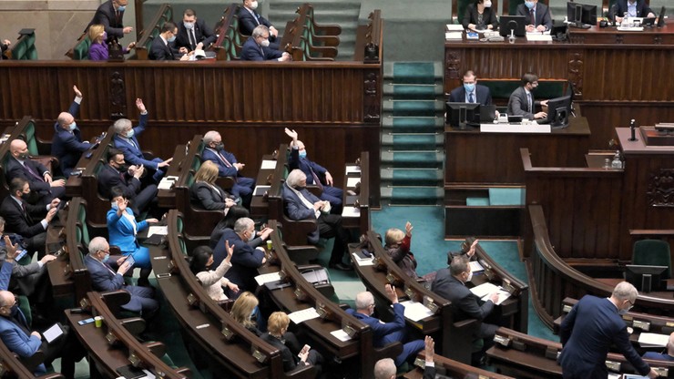 KO przed ruchem Hołowni, sześć partii w Sejmie. Najnowszy sondaż