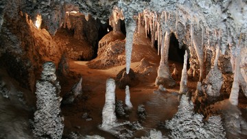 Ośmiu turystów uwięzionych w szwajcarskiej jaskini. Ratownicy mogą do nich dotrzeć dopiero za kilka dni
