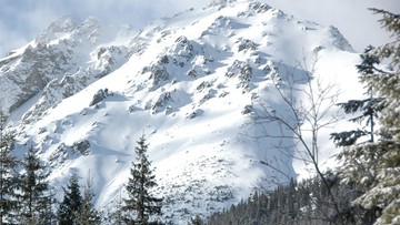 Zagrożenie lawinowe drugiego stopnia w Tatrach i Karkonoszach