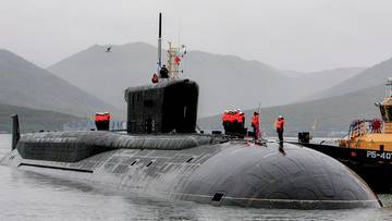 Tsunami uderzyło w bazę okrętów atomowych. Dziennikarze dotarli do zdjęć