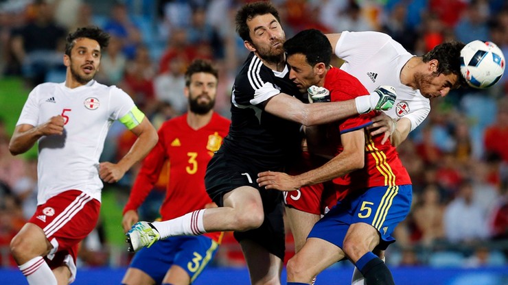 Mistrzowie w gruz(j)ach! Hiszpania przegrywa ostatni test przed Euro