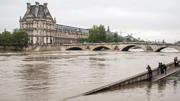 Francja utrzymuje pomarańczowy alert powodziowy