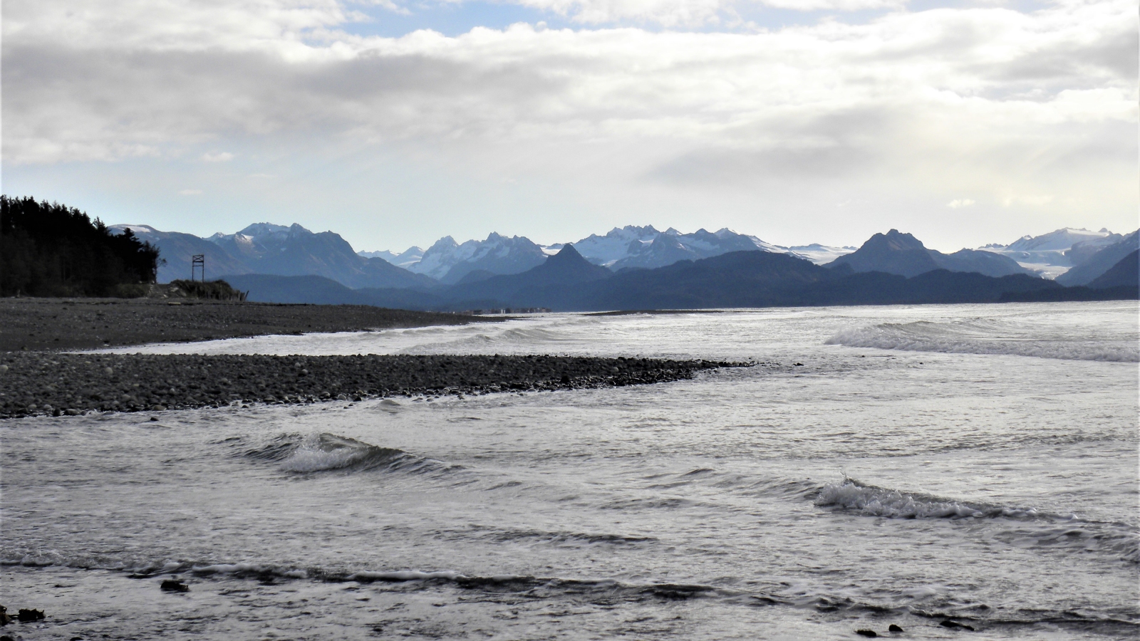 Surowe, dzikie i piękne krajobrazy wybrzeża Pacyfiku na Alasce. Fot. Joanna i Gabriela.