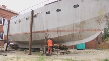 Bezdomni z Ursusa kończą budowę jachtu. Ruszą nim w rejs dookoła świata