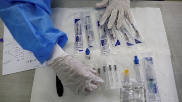 Ekspert ostrzega: nowy wariant koronawirusa "wchodzi do gry" w Europie