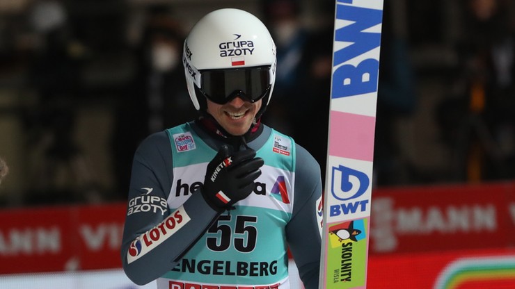 PŚ w skokach narciarskich: Piotr Żyła na podium w Engelbergu