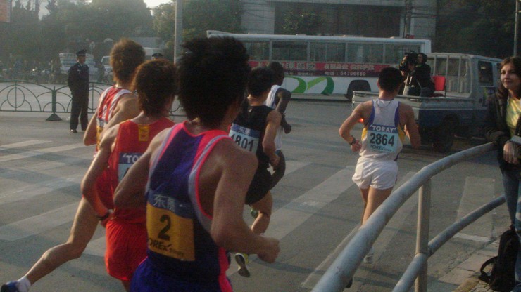 Oszustwo w półmaratonie w Chinach wykryte po śmierci zawodnika