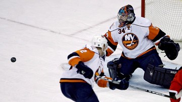 NHL: Geniusz w bramce. New York Islanders wygrali po karnych