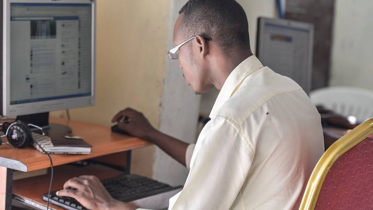 África queda aislada de Internet y el problema afecta a decenas de países
