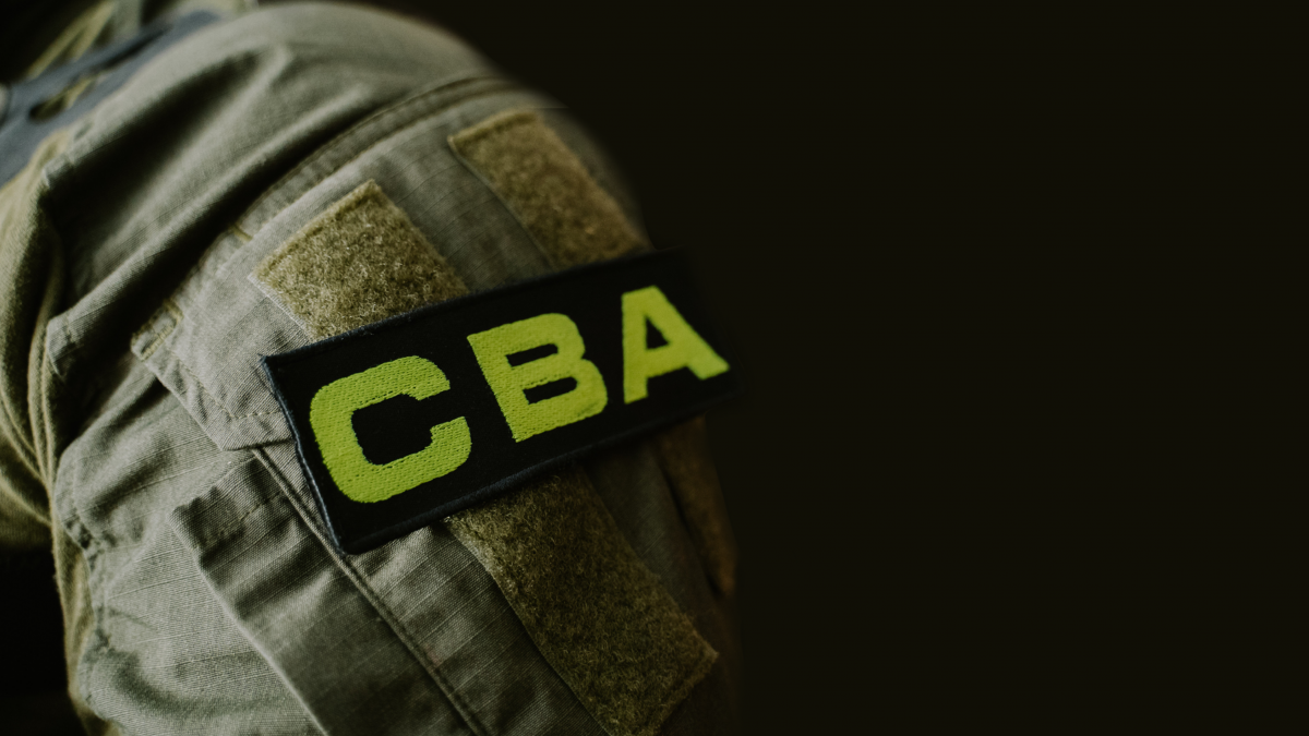 Afera Collegium Humanum. Akcja CBA na Okęciu